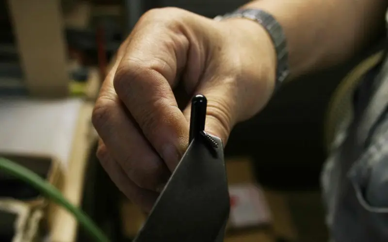 ストレートヒンジの取り付けイメージ