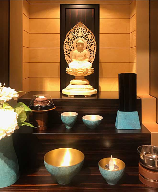 仏壇エルドラード1500と青い真鍮製の仏具